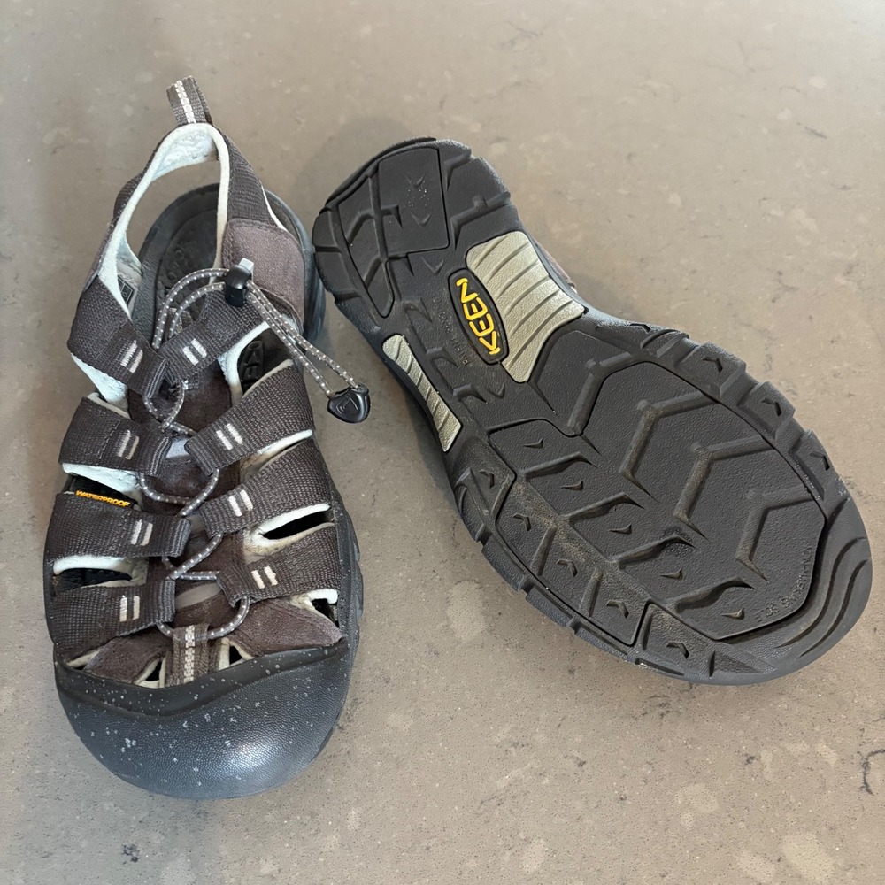 KEEN Mens Newport H2 Brown Waterproof‎ Hiking Water Sandals Shoes Hybrid 10 US